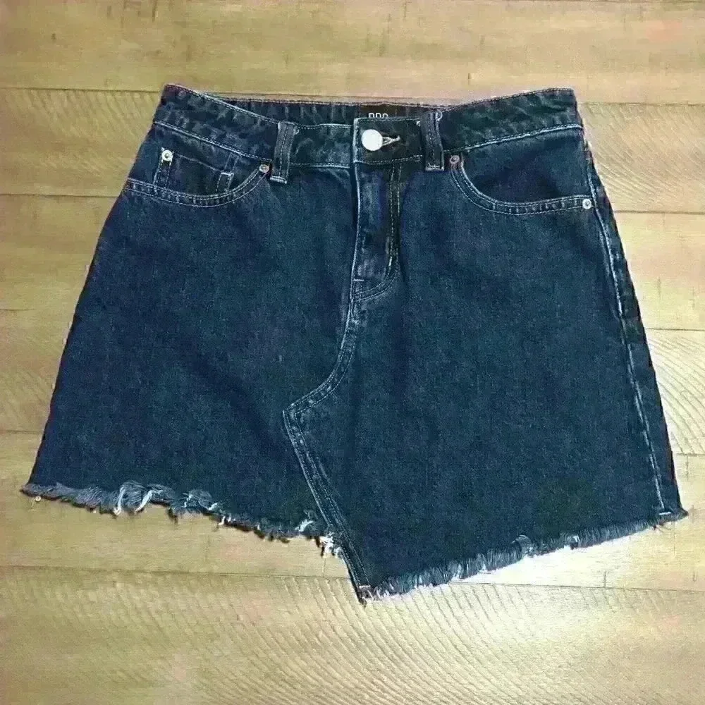 Urban Outfitters‎ BDG Denim mini skirt Sz Small